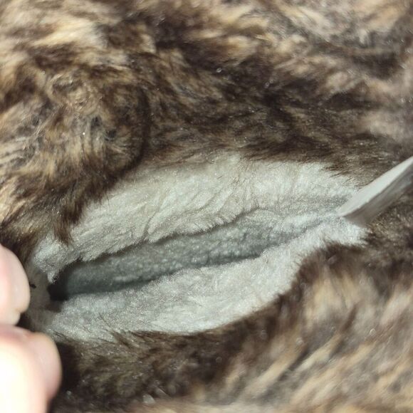 Minnetonka Brown Women's Boot's with a Fuax Fur Bow, Size 6M - Picture 10 of 10
